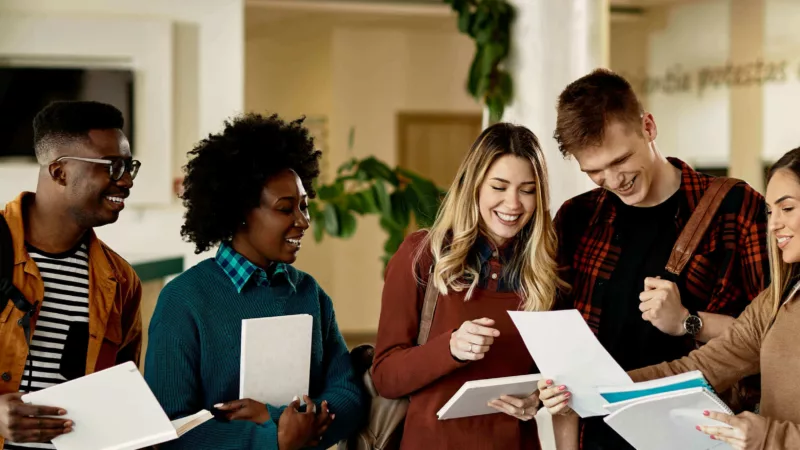 Sucesso Profissional: Cursos de pós-graduação em alta  