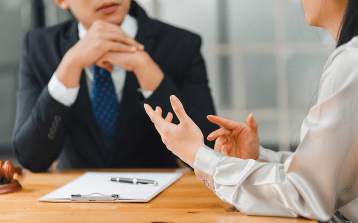 Advogado tributário: o que faz, quanto ganha e bolsa de estudos