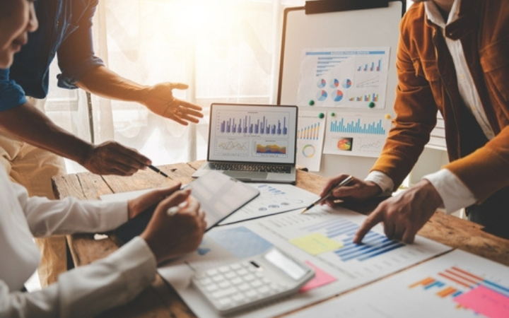 Qual o melhor curso: administração, economia ou ciências contábeis?