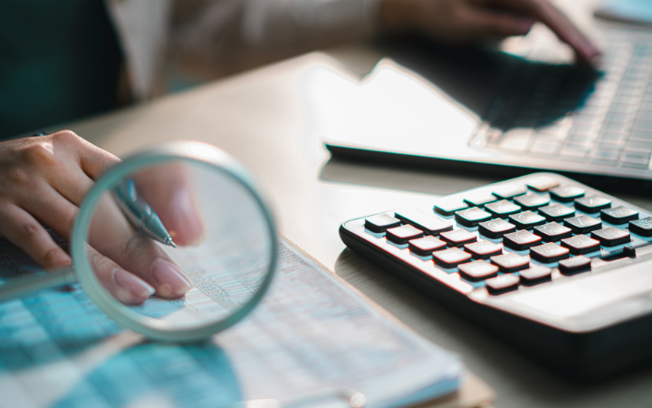 Gestão financeira ou economia: descubra as diferenças aqui dos cursos